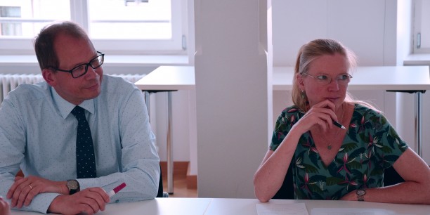 Oberkirchenrat Christoph Stolte und Dr. Sabine Zubarik beim Thementisch "Das Recht auf analoges Leben". Foto: © Diakonie Mitteldeutschland