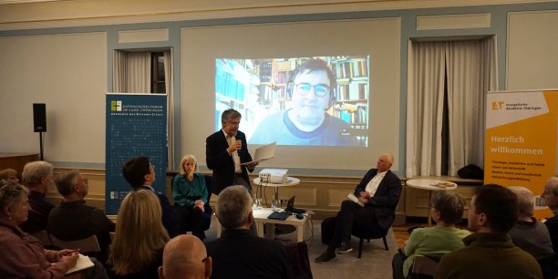 Akademiedirektor Sebastian Kranich begrüßte die Gäste. Foto (c): Wollenhaupt-Schmidt/EAT.