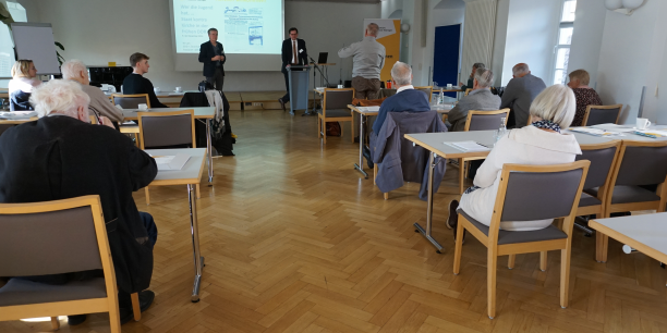 Vortrag von Prof. Dr. Christopher Spehr über Ideologien, Konflikte und Strategien in der Staat-Kirche-Auseinandersetzung mit anschließender Diskussionsrunde . Foto: © Wollenhaupt-Schmidt/EAT