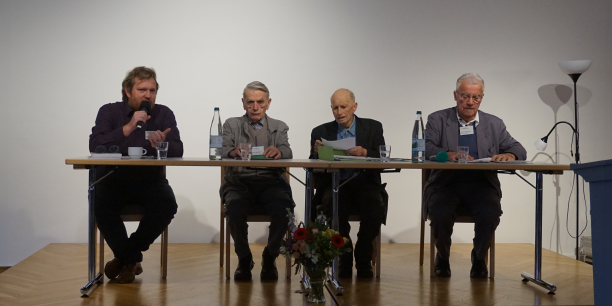 Gespräch und Diskussion mit drei Zeitzeugen (Günter Ziegenhorn, Dr. Wolfgang Schenk, Dr.-Ing. Horst Braun), bei dem Michael Weise (Stiftung Lutherhaus Eisenach) die Moderation übernahm.  Foto: © Wollenhaupt-Schmidt/EAT