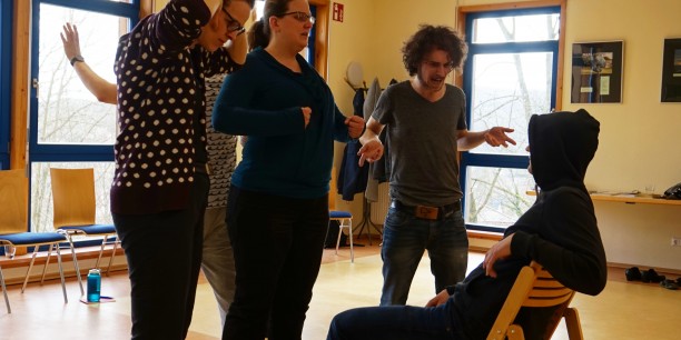 Im Workshop wurde exemplarisch an selbstentwickelten Szenen gearbeitet. Foto: © EAT