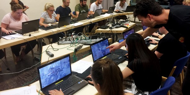 Bei angeleiteten Spieleinheiten konnten die Teilnehmenden selbst digitale Spiele ausprobieren. Foto: ©Jan Grooten/EAT