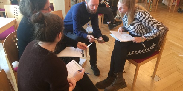 Reflexions-, Gesprächs- und Lernräume für Erwachsene schaffen, ist ein zentrales Anliegen der Evangelischen Akademie. Foto: © EAT