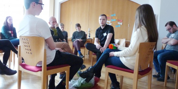 Gemeinsamer Austausch im Rahmen eines Councils – einer Zusammenkunft. Foto: © EAT 
