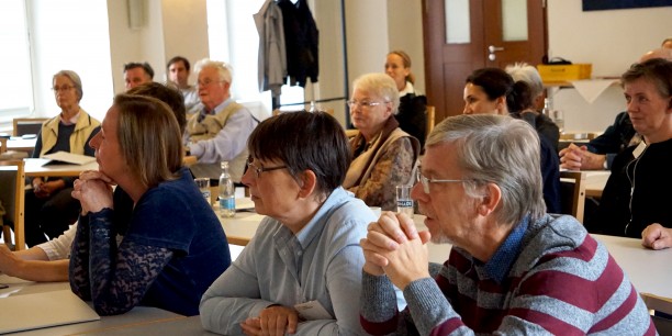 Etwa 35 Teilnehmende waren vom 22. bis zum 24. September ins Zinzendorfhaus gekommen, um sich dem Thema "Unendlichkeit" zu widmen. Foto: ©Petra Dolny
