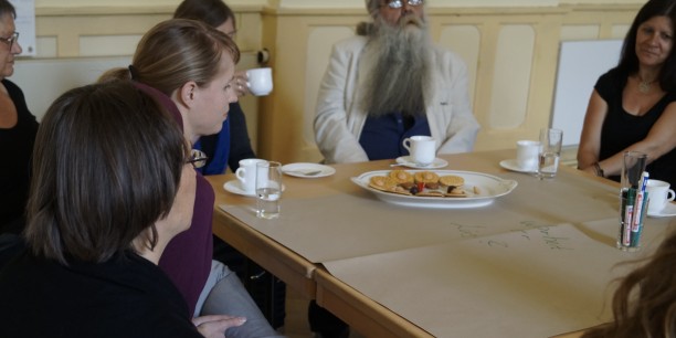 Im World Café diskutierten Akteure der Friedlichen Revolution in Erfurt mit Studierenden über parallele Fragestellungen zwischen 1989 und 2019. ©Kathrin Schwarz, STIFTUNG ETTERSBERG