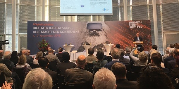 Hunderte Interessierte aus dem gesamten Bundesgebiet diskutierten am 7. November 2018 in Berlin über den digitalen Wandel. ©Foto: EAT.