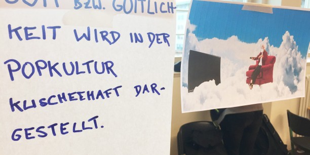 "Gott bzw. Göttlichkeit wird in der Popkultur klischeehaft dargestellt." - Eine These der Jugendlichen aus der Projektwoche. Foto: © EAT. Bildgestaltung: Schülerinnen und Schüler der Jenaplan-Schule Jena.