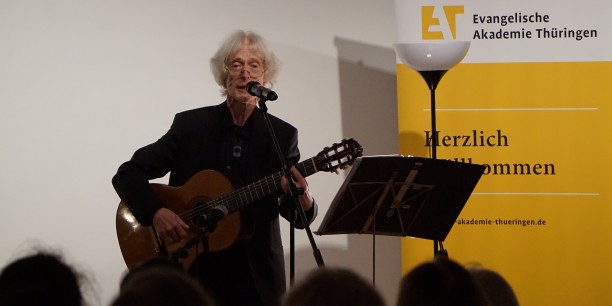 Dr. Karl-Heinz Bomberg im Konzertgespräch. Foto: © EAT