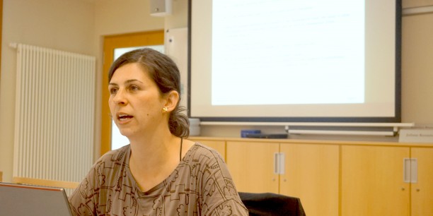 Rabah-Melodie Moussa vom Projekt "Gemeinsam engagiert" der Diakonie Mitteldeutschland warf einen Blick auf Geflüchtete im Ehrenamt. Foto: ©Carlotta Hack/EAT