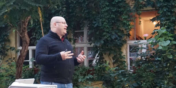 Dr. Markus Hünemörder von der Ludwig-Maximilian-Universität München ist Experte für amerikanische Geschichte und für "Die Simpsons". Foto: (c) EAT