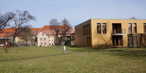 Kubus der Evangelischen Akademie Thüringen im Zentrum des Zinzendorfhauses Neudietendorf. Foto: © Sebastian Tischer