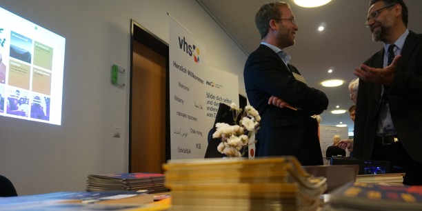 Prof. Dr. Rüdiger Bender besuchte den Stand der Akademie. Foto: © Annekathrin Härter