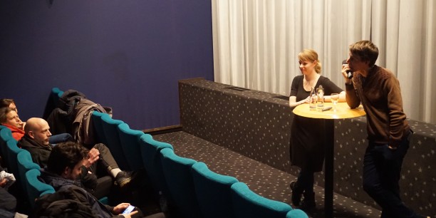Annika Schreiter, Studienleiterin für Politische Jugendbildung und Regisseur Jakob Preuss im Gespräch mit dem Publikum im Eisenacher Kino "Capitol". Foto: ©Jan Grooten/EAT