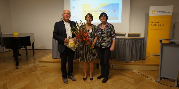 Gladiolen zum 65. Geburtstag bekam der ehemalige Akademiedirektor Dr. Thomas A. Seidel mit seiner Frau Cornelia von Ministerpräsidentin a.D. Christine Lieberknecht überreicht