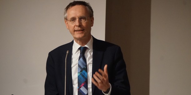 Dr. Rüdiger Sachau, Direktor der Evangelischen Akademie zu Berlin, würdigte u.a. Michael Haspels Arbeit in den Projekten der Evangelischen Akademien in Deutschland (EAD). Foto: © Annekathrin Härter/ EAT