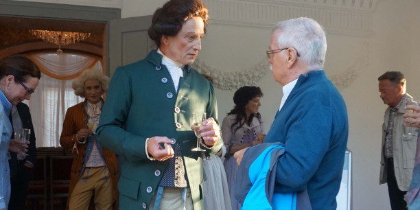 Nach der Vorführung gab es die Möglichkeit, mit den Darstellerinnen und Darstellern des Stücks ins Gespräch zu kommen. Foto: ©EAT