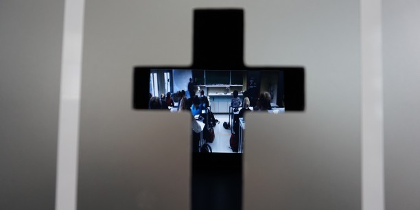 Unter dem Motto "Schau mal rein" zeigten sich den Neugierigen beim Blick durchs Schlüsselloch Tätigkeitsfelder der kirchlichen Einrichtungen. Foto: © EAT