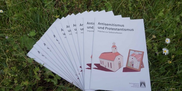 Die neue Broschüre zu Antisemitismus und Protestantismus ist da! Foto: © EAT