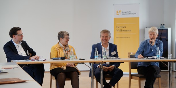 Bei der Podiumsdiskussion sprachen (v.l.n.r.) Prof. Dr. C. Spehr, I. Junkermann, Dr. Sebastian Kranich und Dr. Susanne Böhm. Foto: © EAT