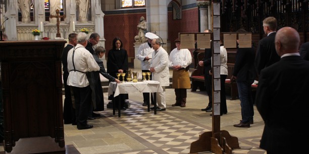 Dr. Gabriele Metzner und Propst Dr. Johann Schneider leiteten den Handwerker-Gottesdienst, der erstmals in der vollbesetzten Schlosskirche Wittenberg stattfand. Foto: © Kreishandwerkerschaft Landkreis Wittenberg