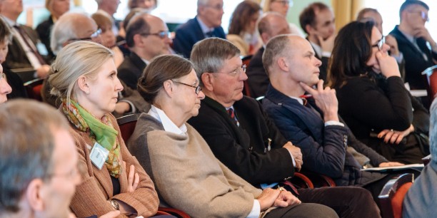 Mehr als 60 evangelische Führungskräfte beschäftigten sich intensiv mit Luthers reformatorischem Verständnis vom Beruf des Christen. Foto: © Henry Sowinski