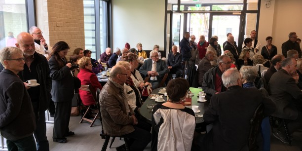 Nach dem Gottesdienst trafen sich die Gottesdienstbesucher/innen beim Kirchenkaffee im Evangelischen Predigerseminar, um Grußworte des Ministerpräsidenten und des Präsidenten der Handwerkskammer Magdeburg zu hören. Foto: ©Holger Lemme