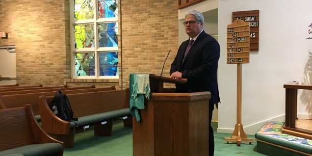 Prof. Dr. Michael Haspel beim Festgottesdienst der deutschen Ev. Gemeinde in der Emmanuel Lutheran Church in Bethesda/Washington. Foto: ©Hannah Haspel