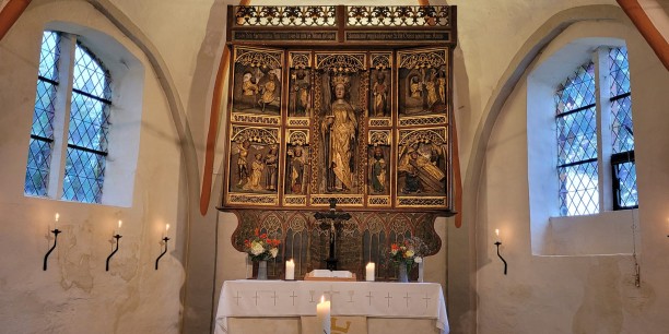 Altar der St.-Katharinen-Kirche in Middelhagen. Foto: © Kranich/EAT