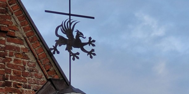 Pommerscher Greif an den St.-Katharinen-Kirche in Middelhagen, Foto: Kranich/EAT