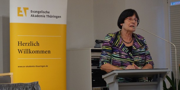 Ministerpräsidentin a.D. Christine Lieberknecht spricht über christliche Existenz im Spannungsfeld von Kirche und Politik. Foto: (c) Wollenhaupt-Schmidt / EAT