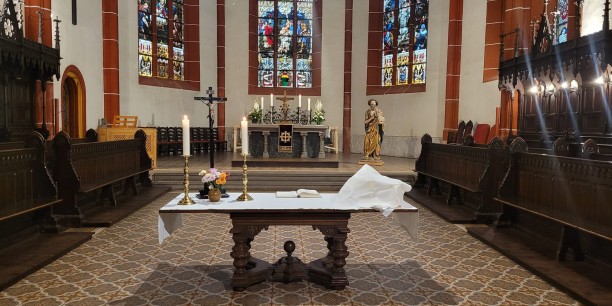 Altarraum in der Johanneskirche in Saalfeld. Foto: (c) Kranich/EAT.