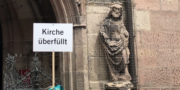 Auch das ist Kirchentag: Überfüllte Kirchen! Immerhin bestärkt das das Gefühl, Viele zu sein. Foto: © Schreiter/EAT