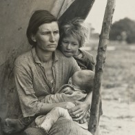 Foto: „Migrant Mother“ by Dorothea Lange, The New York Public Library/unsplash